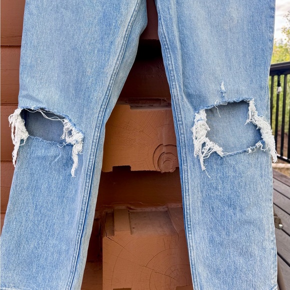 Abercrombie Curve Love 90s Ultra High Rise Straight Jeans - Picture 11 of 16